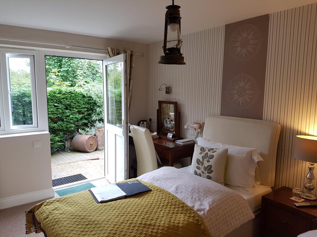 The Bosham B&B Bagian luar foto