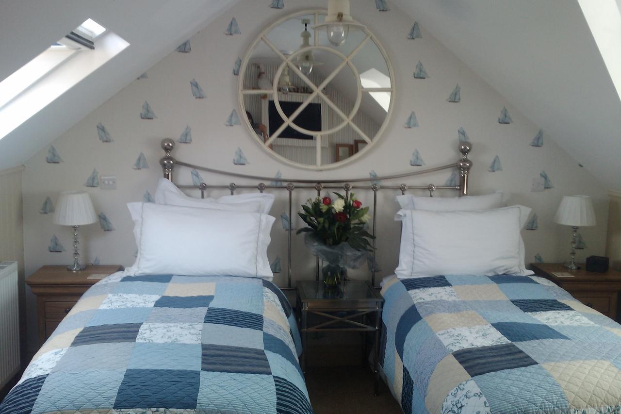 The Bosham B&B Bagian luar foto